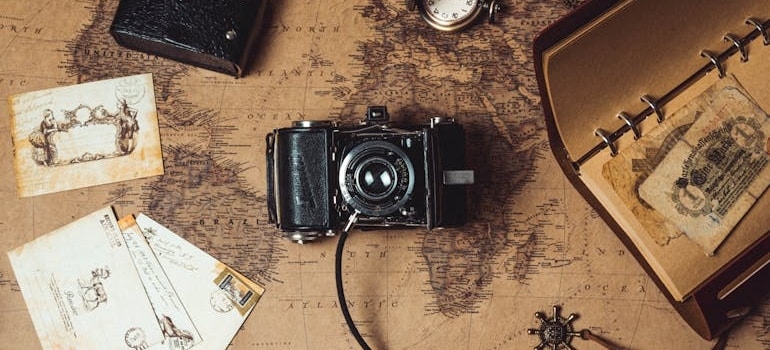 Black 1-lens Camera