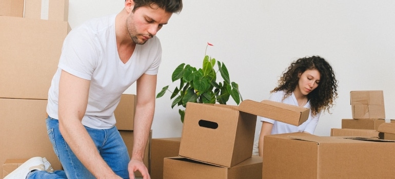 friends packing for moving to college